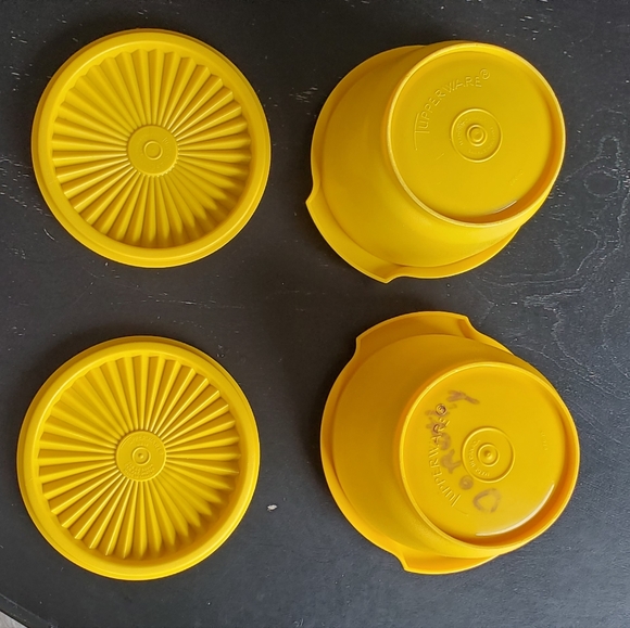 Tupperware - Picture 3 of 6